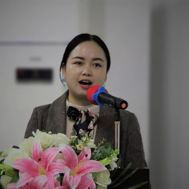 中粮包装投资有限公司王倩经理发言万讯集团董事长陈庆南为学生创业