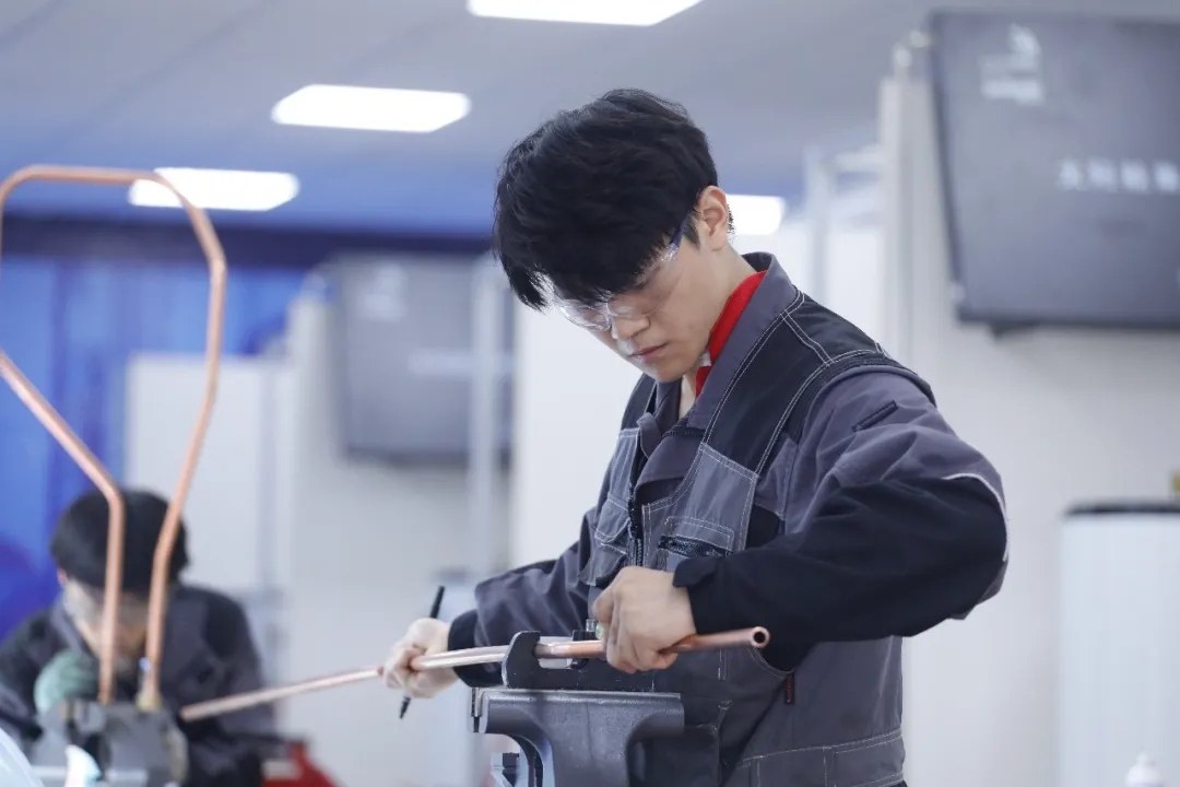 蔡佳霖比赛中孔维浩比赛中骄人的成绩,不仅依靠选手自